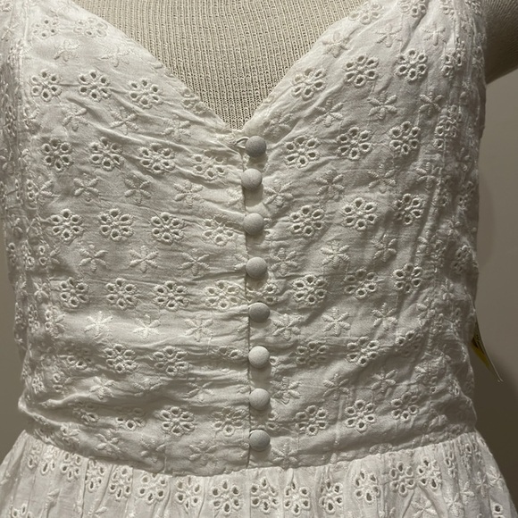 NWT!! Alice + Olivia - Fae Eyelet Sleeveless Minidress - White - Size 6 - Picture 5 of 12